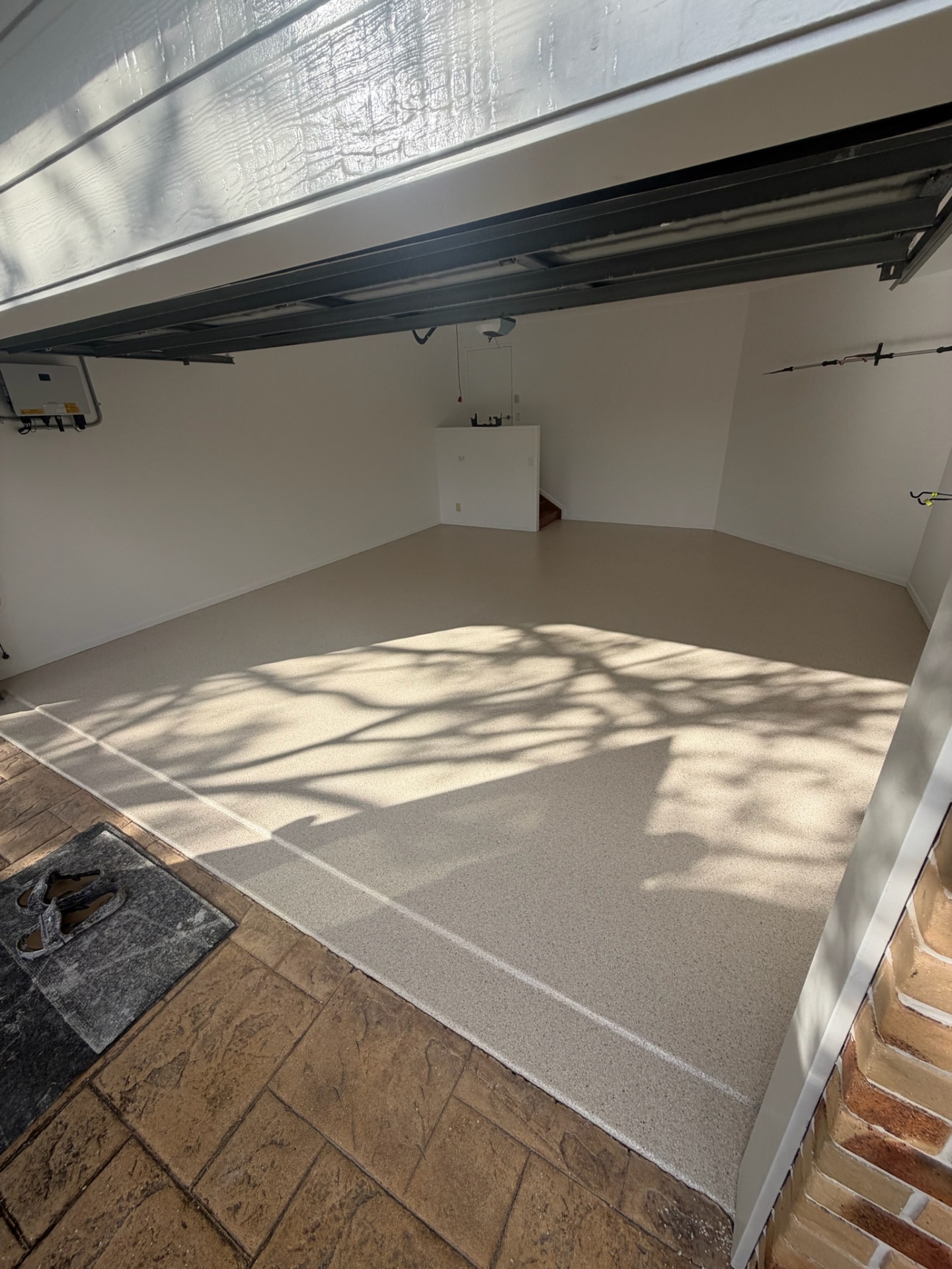 Sandstone flake garage